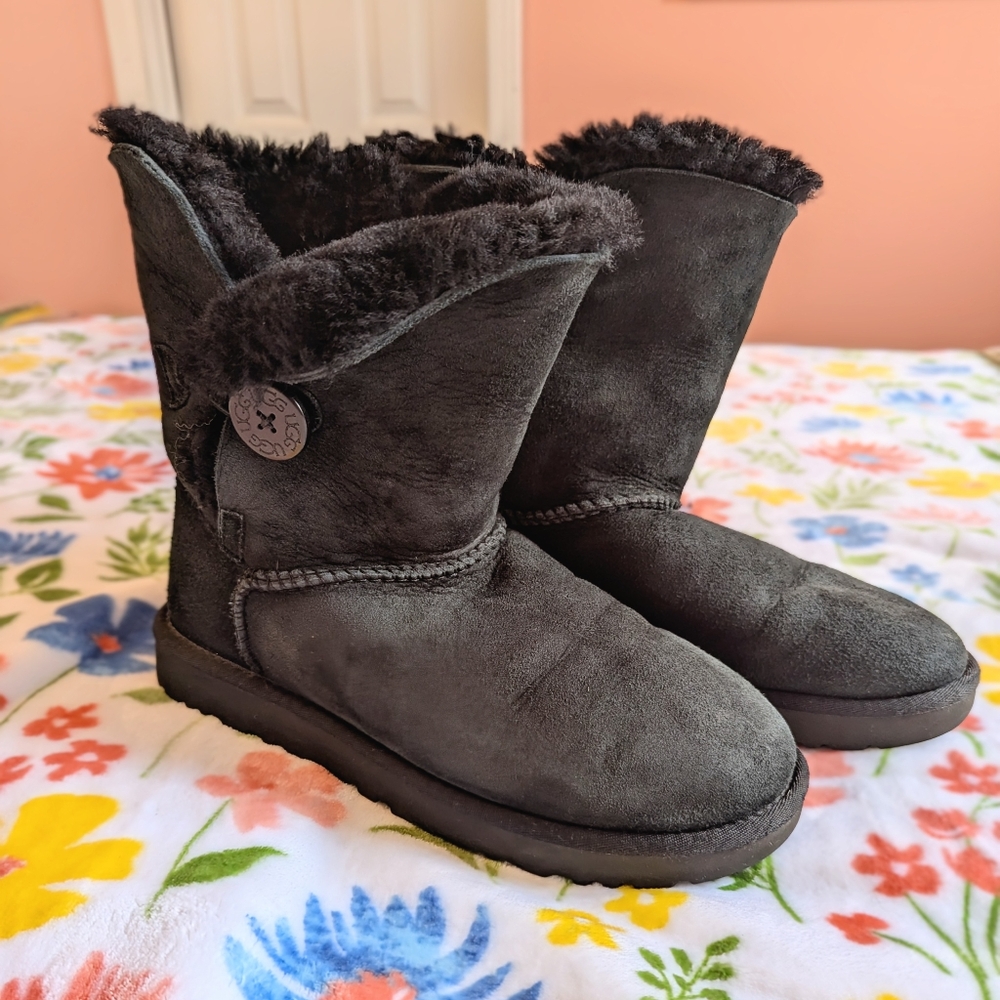 UGGs Bailey Button II Black Suede Boots (8)